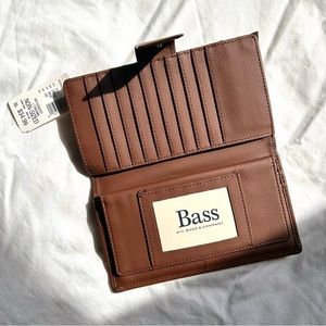 NEW with Tags G.H. Bass & Company Wallet